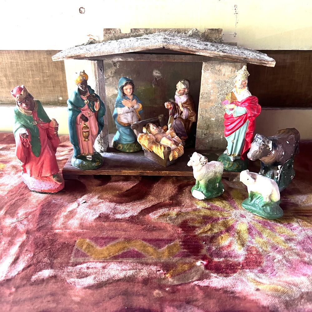 Vintage Chalkware Nativity Set 10 Pc Chippy Holy Family Creche Retro Wood Manger